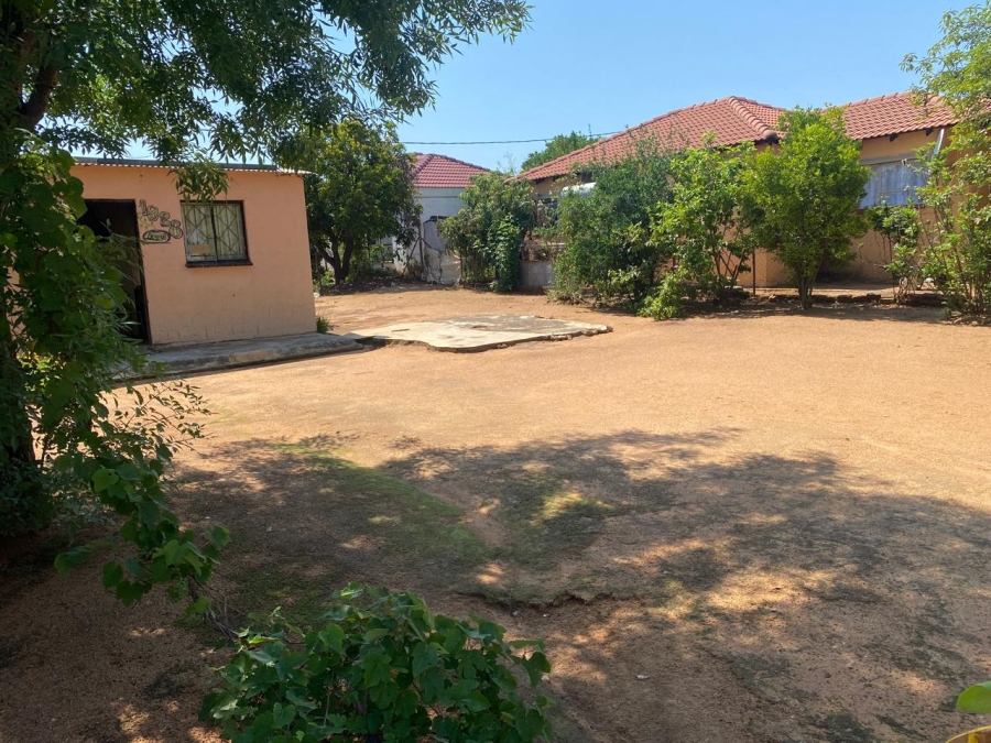 1 Bedroom Property for Sale in Monakato North West